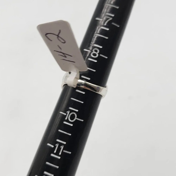 Green Faceted Rhinestone Silver Tone Filigree Dome Ring Size 9 - Picture 4 of 4